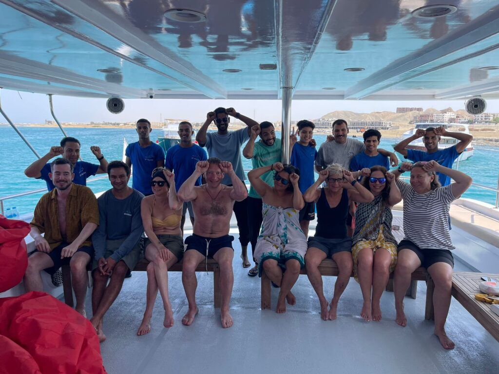 Vie sur le pont du MY JPMarine liveaboard, passagers, mer Rouge sud, itinéraire BDE