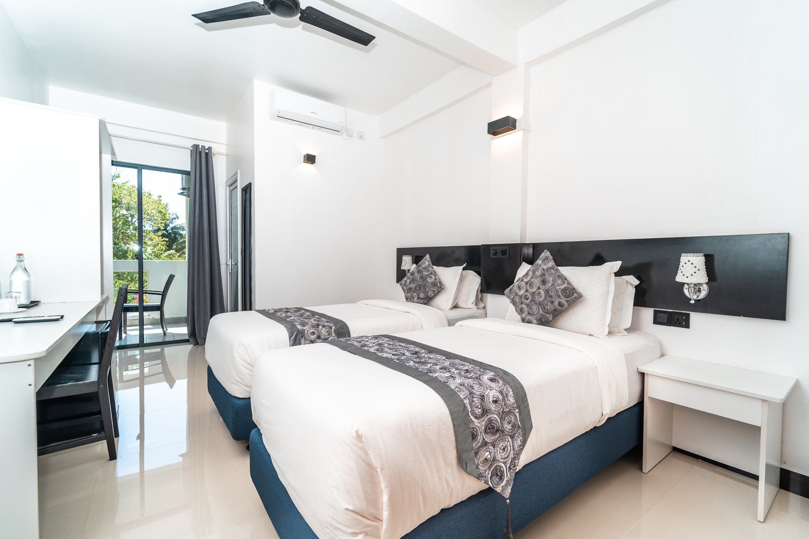 Twin room at Cozy Roots, Fuvahmulah Maldives — DiveSafariMaster dive package