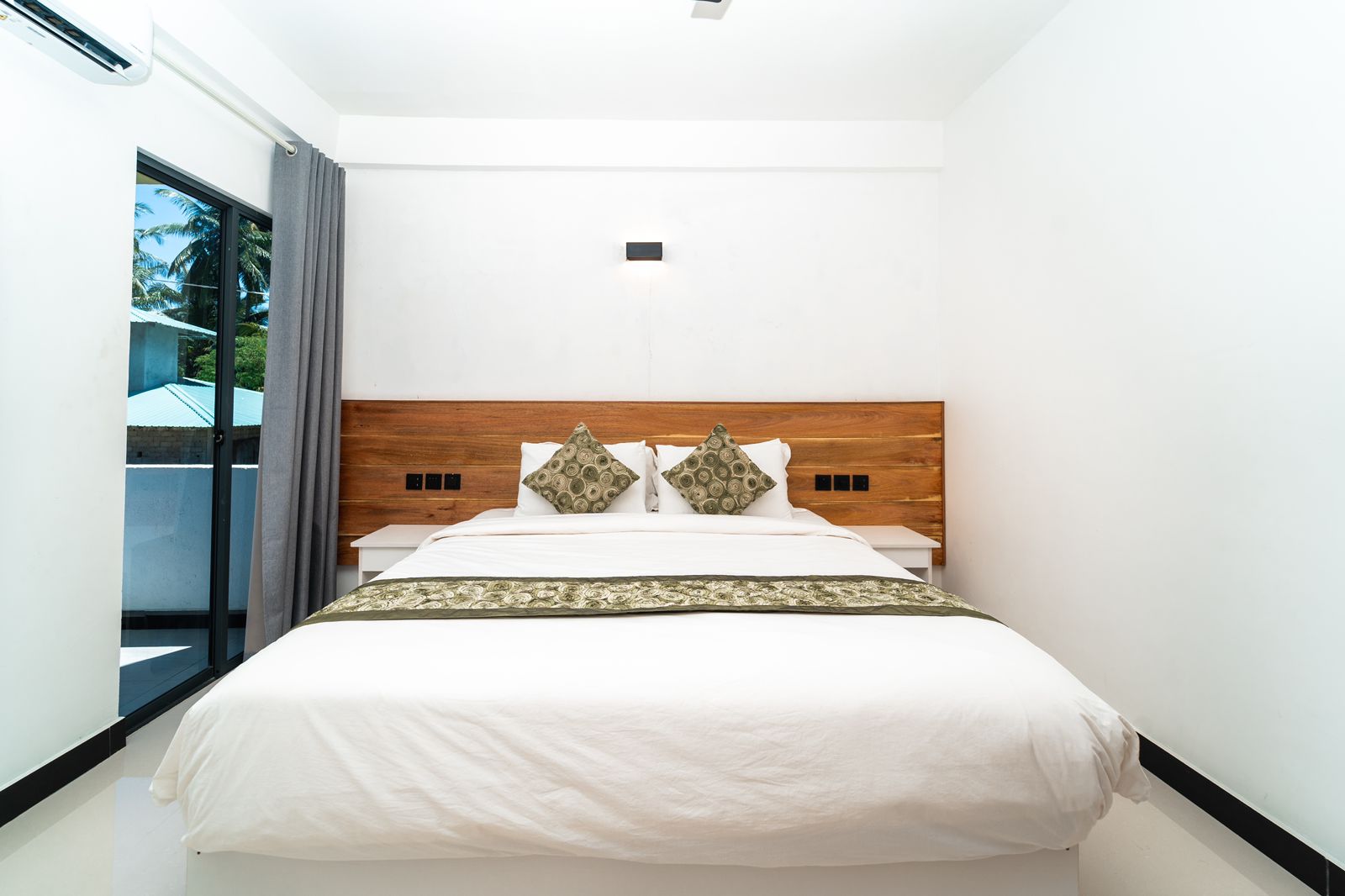 Double deluxe room bathroom, Cozy Roots Fuvahmulah